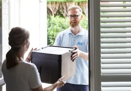 Je geleverde voedsel komt vers aan met droogijs